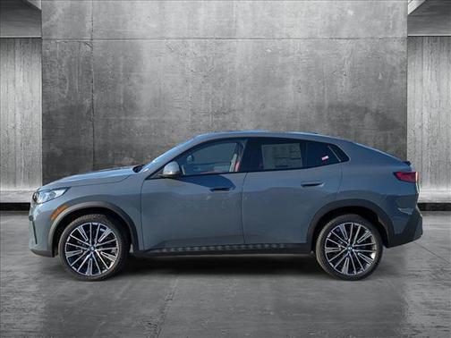 2025 BMW X2 xDrive28i