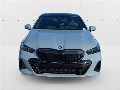 2026 BMW 550e 550e xDrive