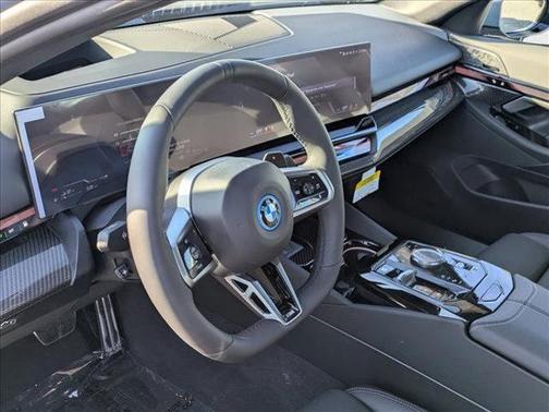 2026 BMW 550e 550e xDrive