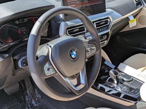 2025 BMW X4 xDrive30i