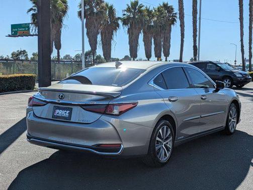 2020 Lexus ES 300h Base