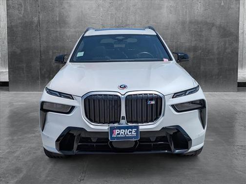 2023 BMW X7 M60i