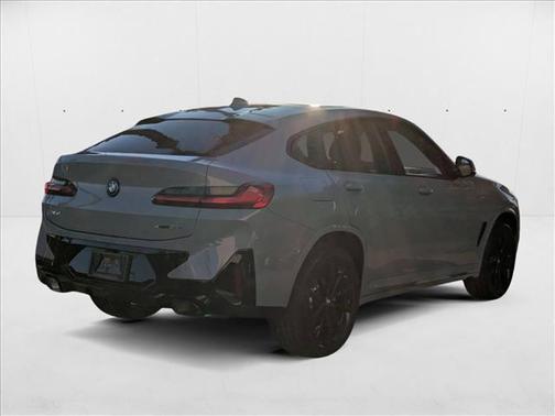 2025 BMW X4 xDrive30i