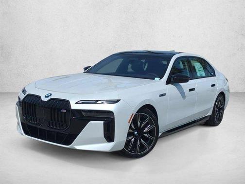 Mineral White Metallic 2026 BMW i7 M70