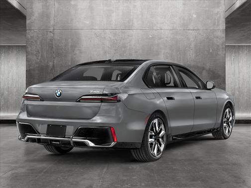 2025 BMW 740 i