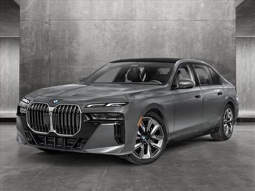 2025 BMW 740 i
