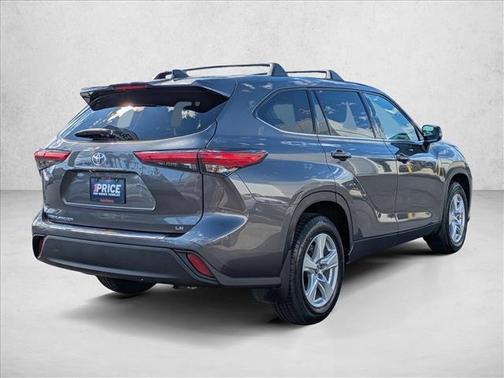 2022 Toyota Highlander LE
