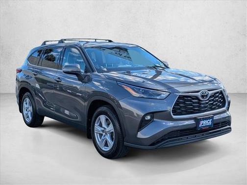 2022 Toyota Highlander LE