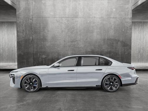 2025 BMW 750e i xDrive