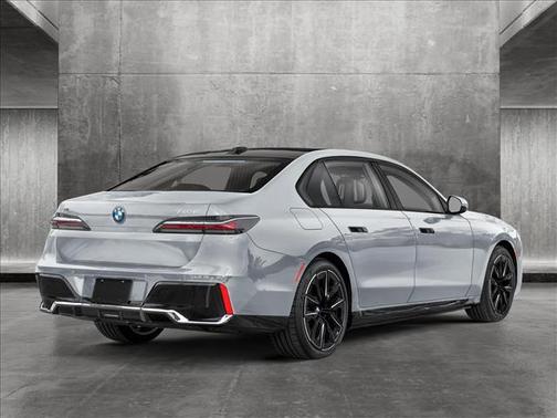 2025 BMW 750e i xDrive