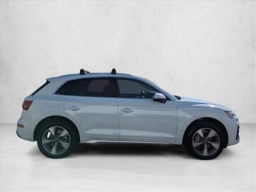 2023 Audi Q5 40 Premium Plus