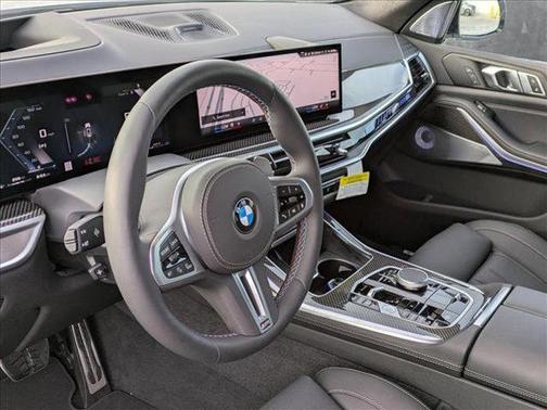 2025 BMW X7 M60i