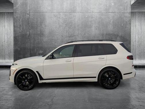 2025 BMW X7 M60i