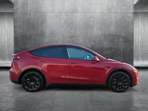 2022 Tesla Model Y Long Range Dual Motor All-Wheel Drive