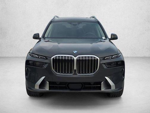 Dravit Grey Metallic 2026 BMW X7 xDrive40i