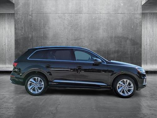 2022 Audi Q7 55 Premium Plus