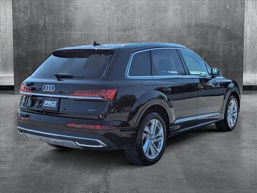 2022 Audi Q7 55 Premium Plus
