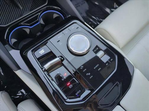 Tanzanite Blue II Metallic 2026 BMW i5 eDrive40
