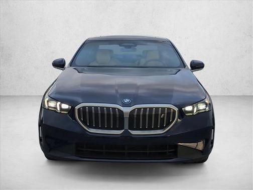 Tanzanite Blue II Metallic 2026 BMW i5 eDrive40