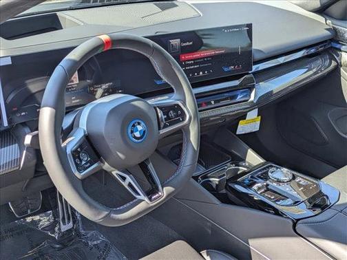 2025 BMW i5 M60