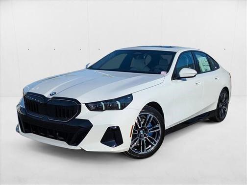 Alpine White 2026 BMW 530 530i