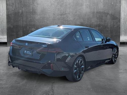2025 BMW i5 M60