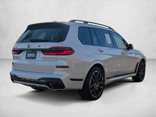 2025 BMW X7 M60i