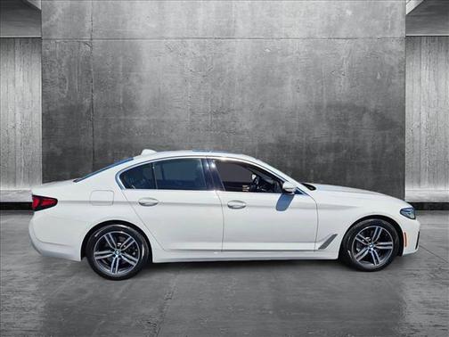 2022 BMW 530 i