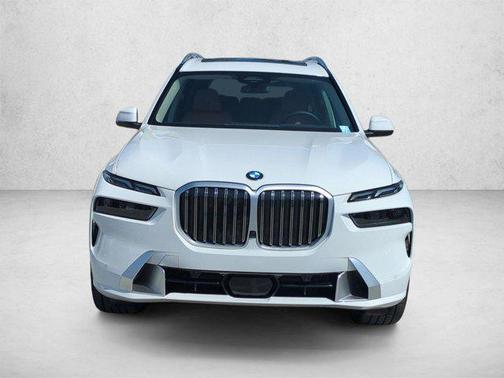 Alpine White 2026 BMW X7 xDrive40i