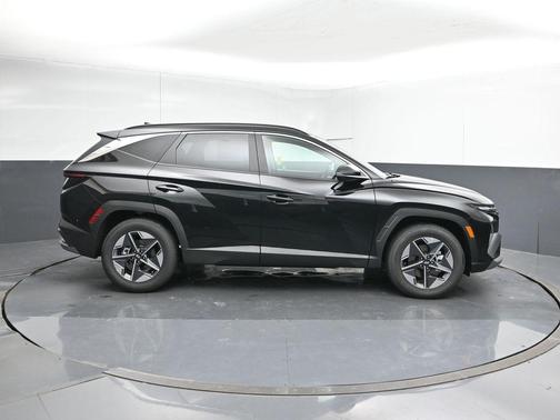 Phantom Black 2026 Hyundai TUCSON SEL Premium