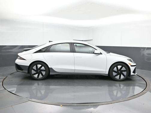 2025 Hyundai IONIQ 6 SE