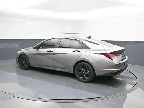Fluid Metal 2023 Hyundai ELANTRA SEL
