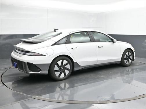2025 Hyundai IONIQ 6 SE