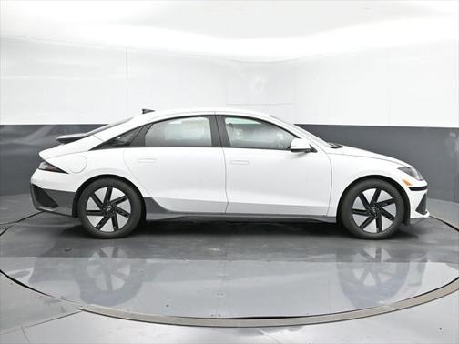 2025 Hyundai IONIQ 6 SE
