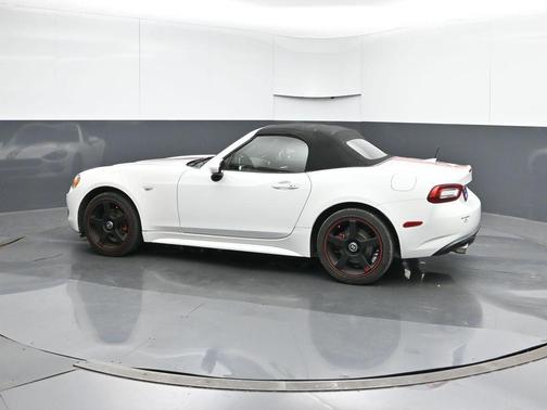 2019 FIAT 124 Spider Base