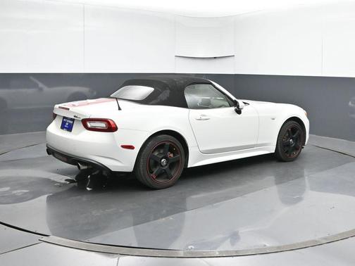 2019 FIAT 124 Spider Base