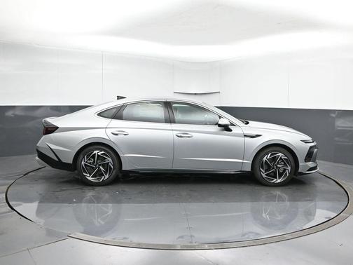 2026 Hyundai SONATA SEL