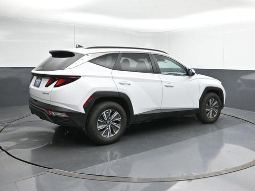 White Pearl 2024 Hyundai TUCSON Hybrid Blue