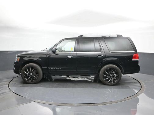 2017 Lincoln Navigator Select