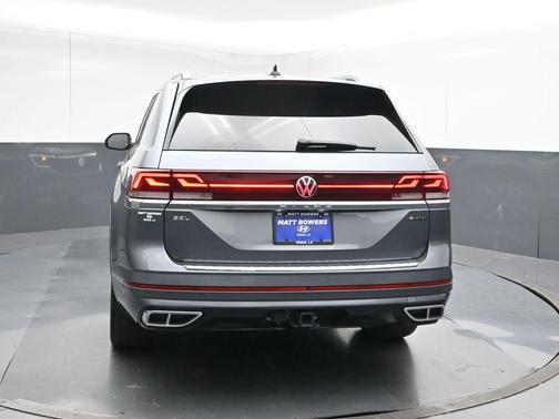 Platinum Gray Metallic 2024 Volkswagen Atlas 2.0T SEL Premium R-Line 4MOTION