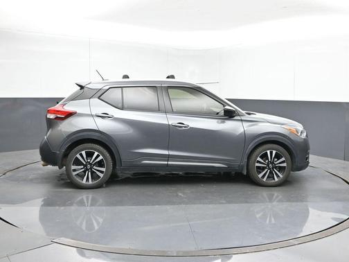 2019 Nissan Kicks SR
