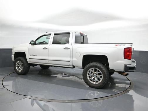 Iridescent Pearl Tricoat 2017 Chevrolet Silverado 1500 LTZ