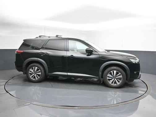 Super Black 2024 Nissan Pathfinder SL FWD