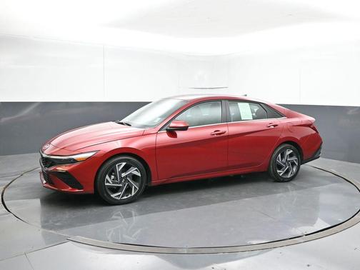 2025 Hyundai ELANTRA SEL