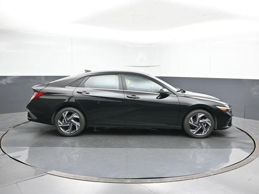 2025 Hyundai ELANTRA HEV Limited