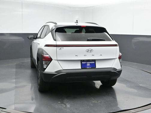 Atlas White 2026 Hyundai KONA SEL Sport