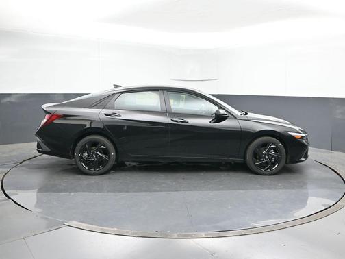 Abyss Black 2026 Hyundai ELANTRA Sport