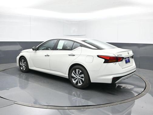 2025 Nissan Altima S FWD