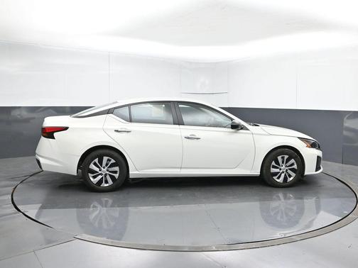 2025 Nissan Altima S FWD