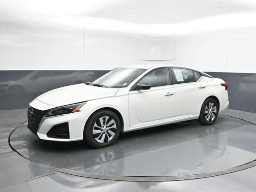 2025 Nissan Altima S FWD